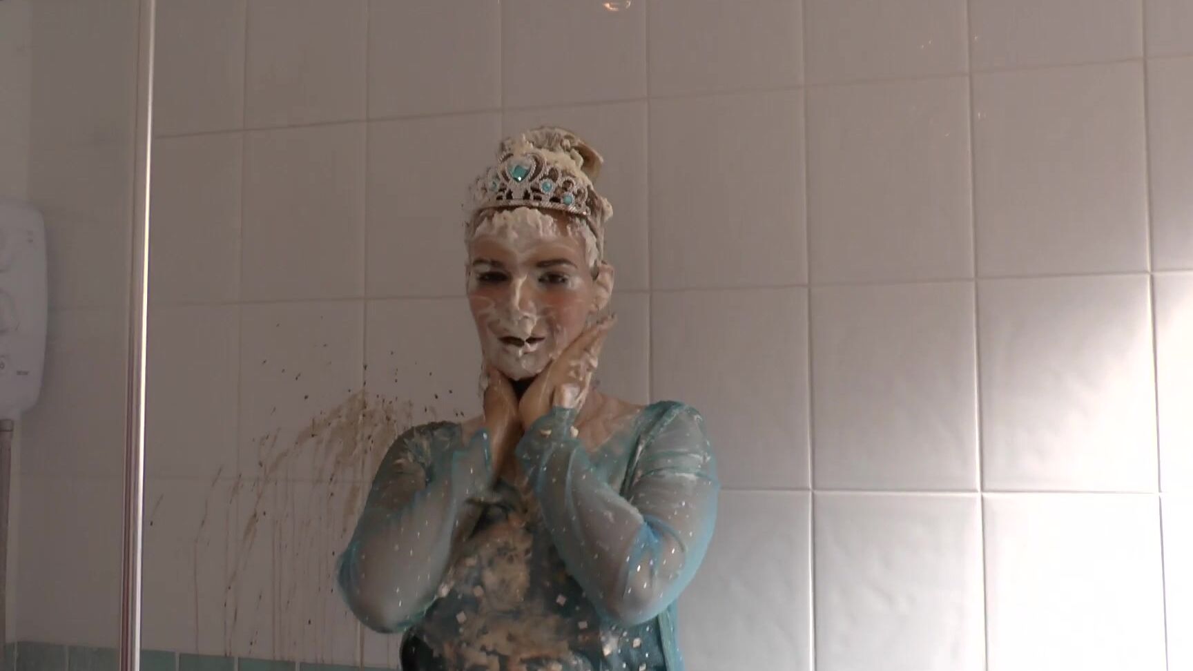 Bad Dolly Elsa Cosplay Wam Fun