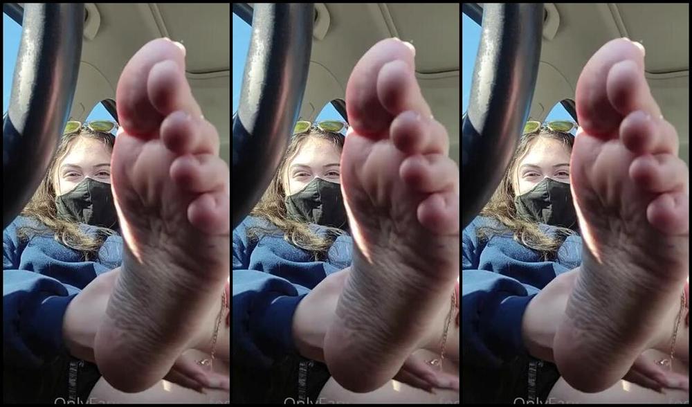 Mistress Trina Nicknamed Trins Feet 02 10 2023 Onlyfans Video Sending You Some Love Babe While Youre At Work I Cant Wait For You To Get