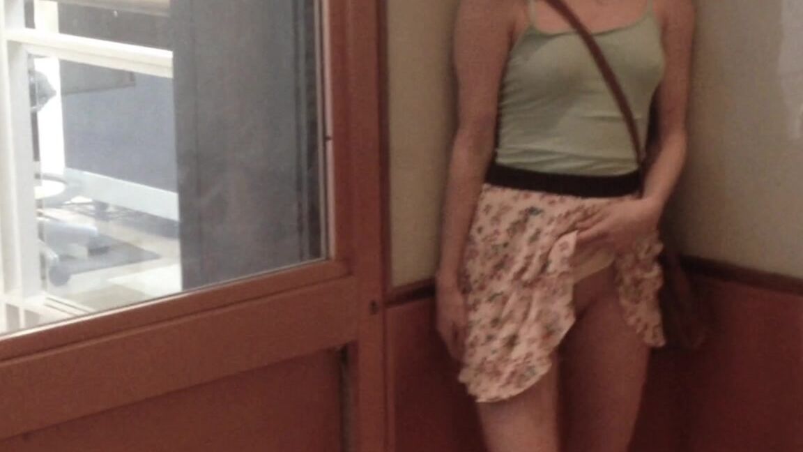 Public Flashing, Public Nudity, Shopping, Smoking, Upskirt jackie marie jupiter shopping day public flashing ManyVids