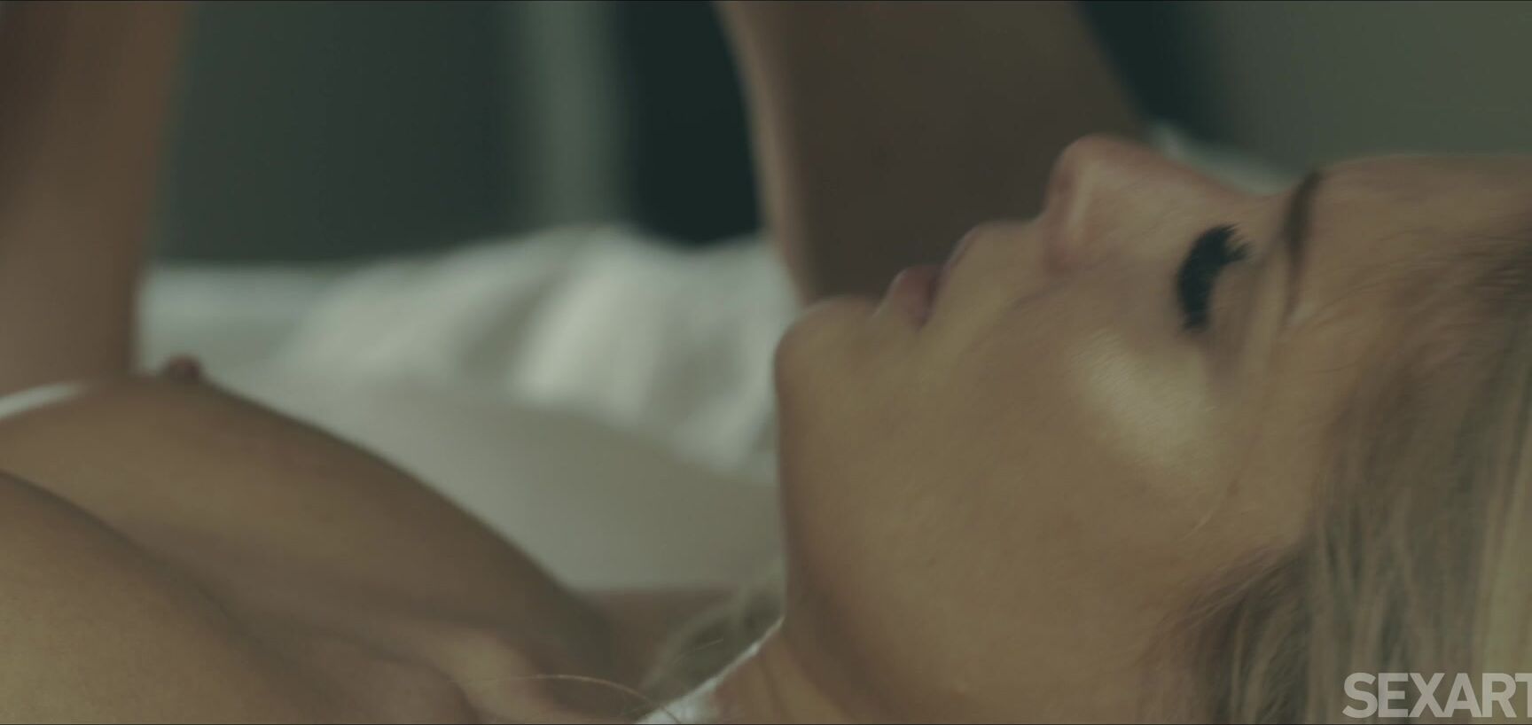 Blonde, Fingering, Indoors, All Sex, Creampie Candee Licious - Essence SiteRip