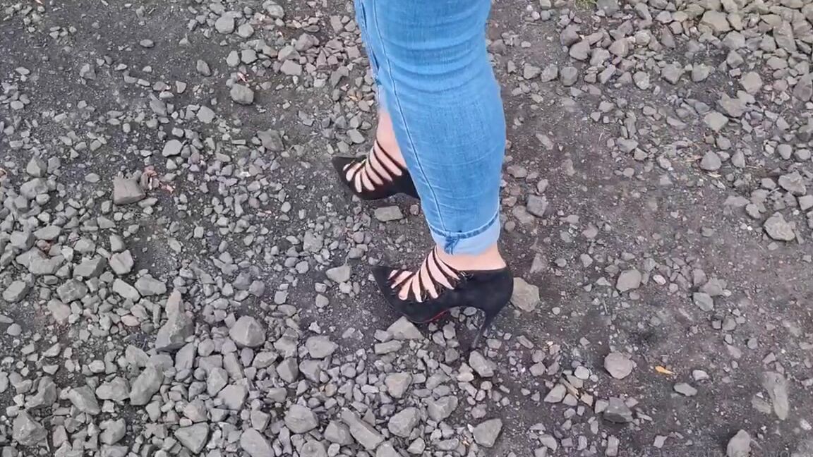Kats Worn Heels Nicknamed Katswornheels Onlyfans When You Take A Wrong Turn And Find Yourself Walking Down An Almost Unwalkable Gravel Track
