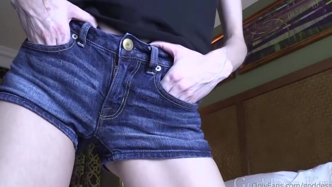 Goddess Kyaa Nicknamed Goddesskyaa Onlyfans Summer Jeans Ass Worship A Full Video As A Treat For My Minions Got Locked Out Of My Account But