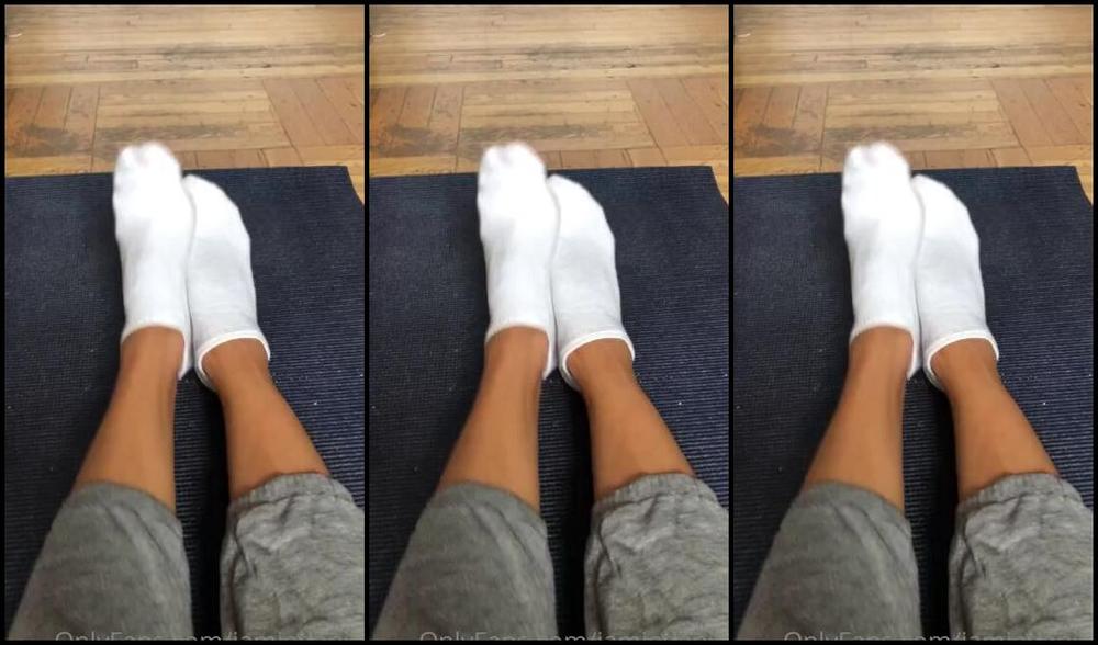 Jamiedaniels Onlyfans I Usually Put Socks On Right When I Get Out Of Bed Then Immediately Take Then Off 5 Mins Later To 1P