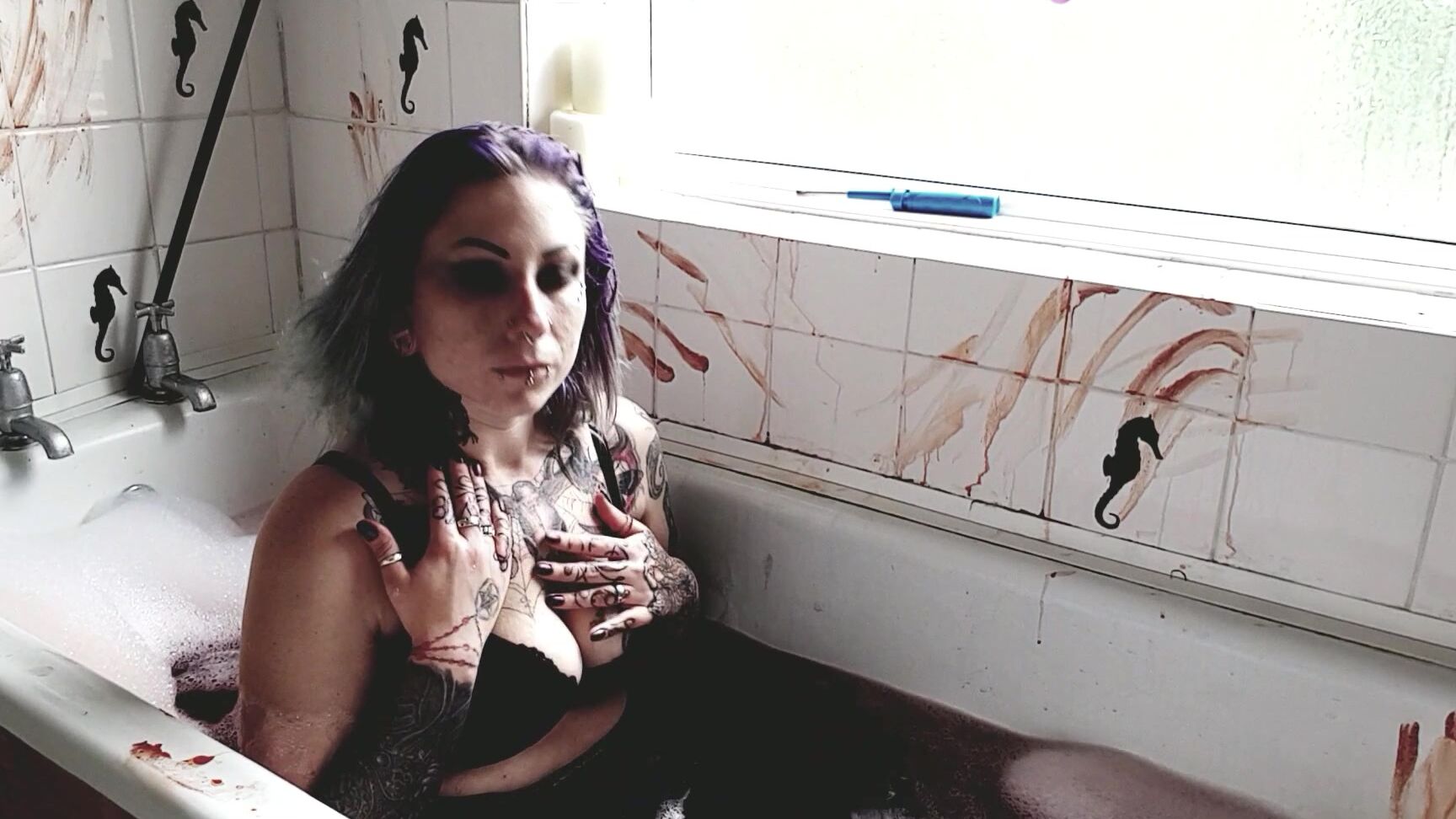 Tattooedmilfymama Elizabeth Bathory Entertains You
