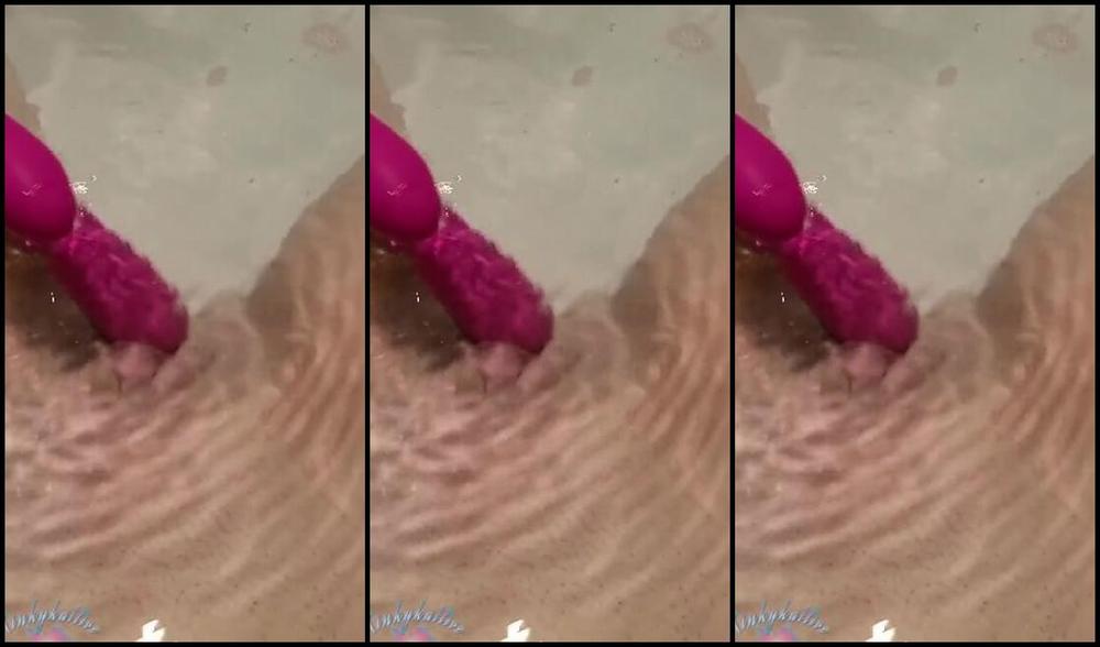 Kinkykatlive Nicknamed Kinkykatlive Onlyfans Under Water Orgasm 3 Min Tip 3 On This Post To Own The Vid