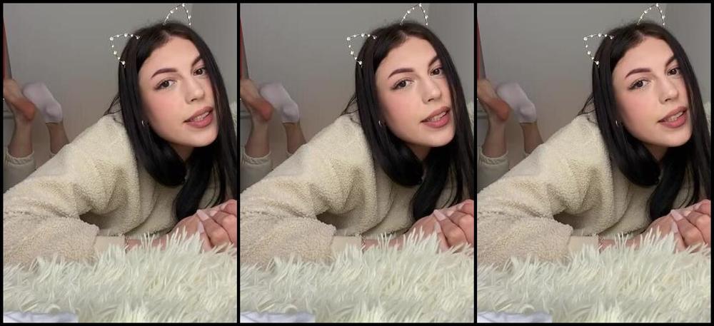 Feetqueenkaty Onlyfans I Think One Of The Sexiest Things On My Feet Are Short Socks My Feet Look Amazing In Them Words