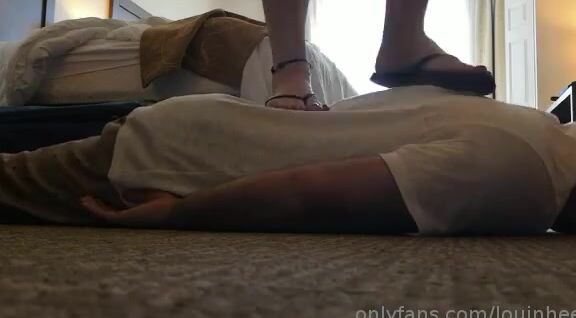 Lou In Heels Nicknamed Louinheels 26 02 2019 Onlyfans Video Trampling In Flip Flops In Orlando Xxx