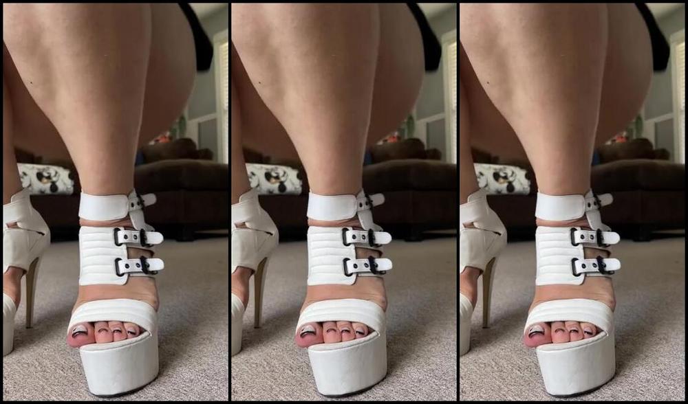 Deedeericanfeet 11 02 2024 Onlyfans Video As Requested In These Cute Old Strappy Heels Tease Till They Broke On Me