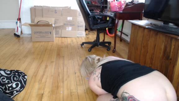 Kelly Belle Dildo Riding And Handjob