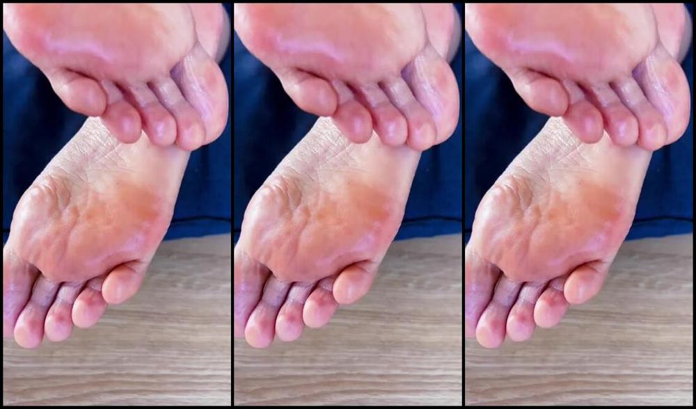 Cute Lily F33T Nicknamed Cute Lily F33T 07 20 2023 Onlyfans Video Come Closer Q8Ex