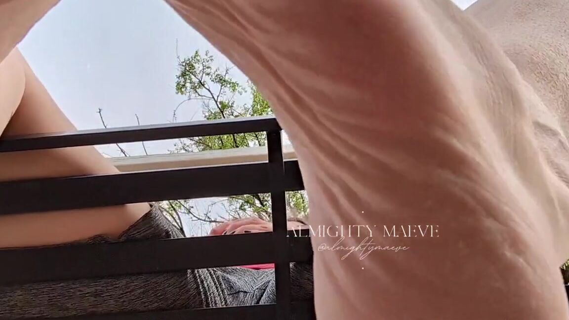 Almighty Maeve Nicknamed Almightymaeve 04 16 2024 Onlyfans Video Enjoy My Huge Feet Dangling Above Your Head I Will Try Not To Bump You
