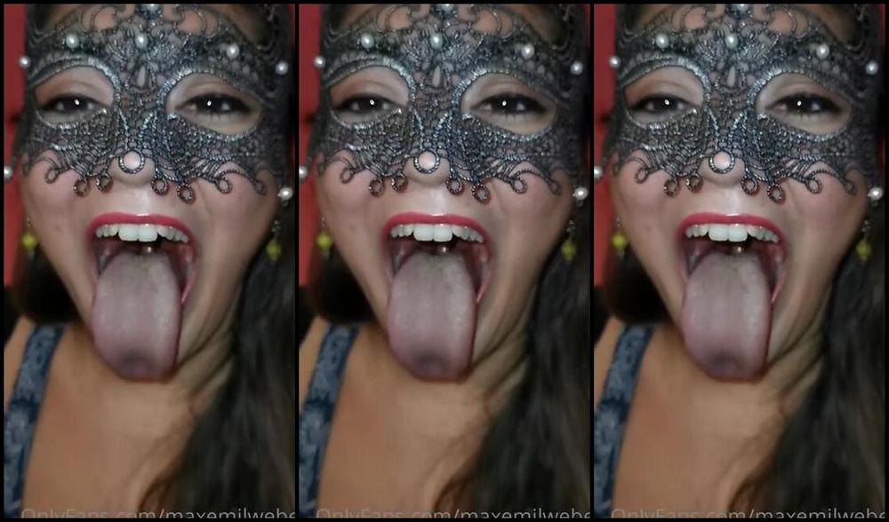 Emily Maxemilweber Nicknamed Maxemilweber 10 20 2020 Onlyfans Video Chewing Gummy Bears Eik