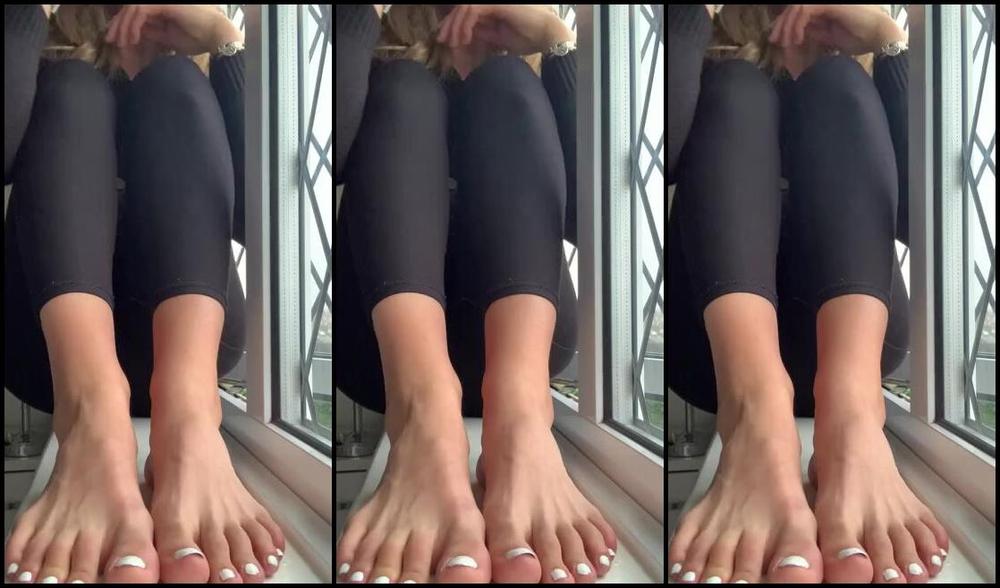 Miss Emma Rose Nicknamed Emmaemmarose Onlyfans Christmas Bonuses Accepted Here