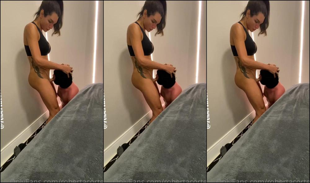 Robertacortes I Was On Gym And My Custumer Saw Me On There He Cal