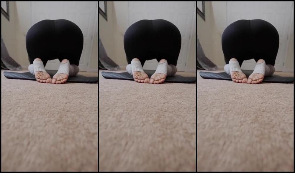 Alexia Ramsey Onlyfans What Do You Think Of These Leg Warmer Stirrups I Wouldn T Want To Give A Footjob In These Because