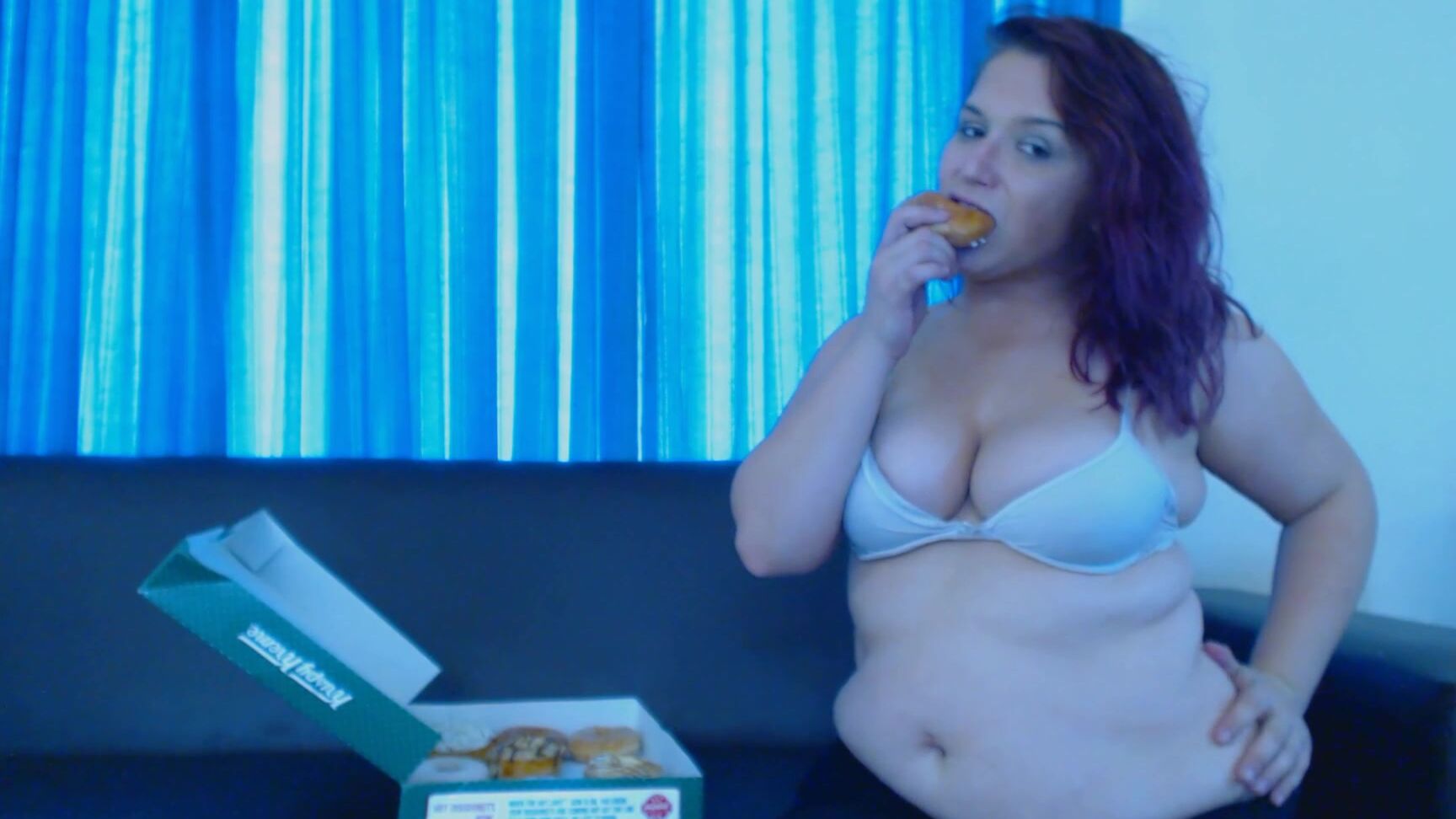 Delilah Dee Pigging Out On Party Donuts Hd P