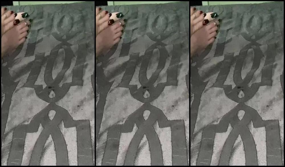 Waifu Jess Nicknamed Waifufeetmilkog Onlyfans Do You Like My Christmas Pedi