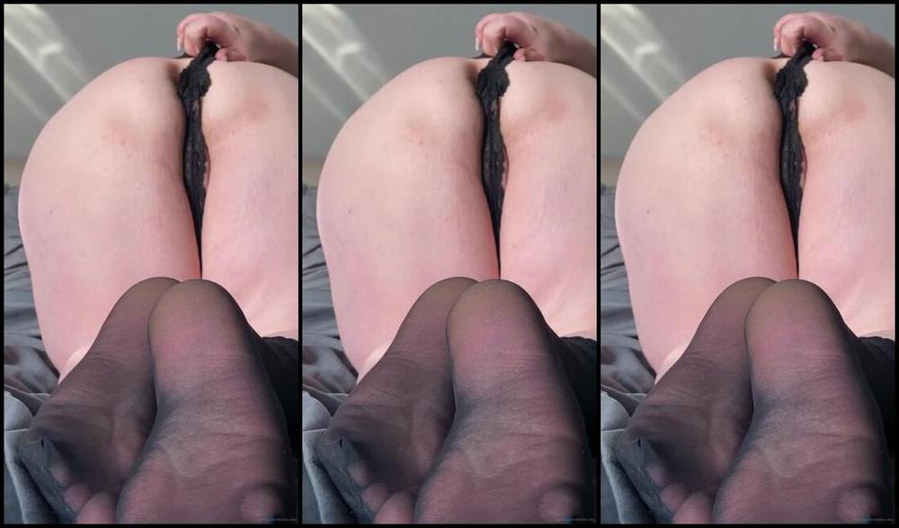 Caroline Aka Feetsiecakes Onlyfans I Ll Admit My Asshole Looks Tasty As Hell