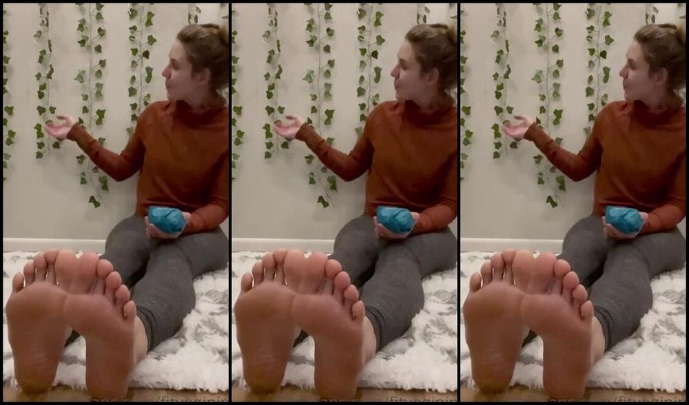 Nina Aka Fityoginina Onlyfans Crystal Gifts Thanks To A Special Sub Who Wanted To Help Me Get My Studio Finished I Feel So Loved T73