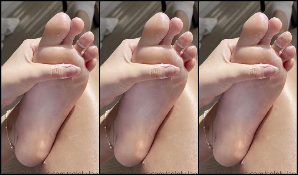 Solelylanzi Onlyfans Good Morning After Shower Rub2