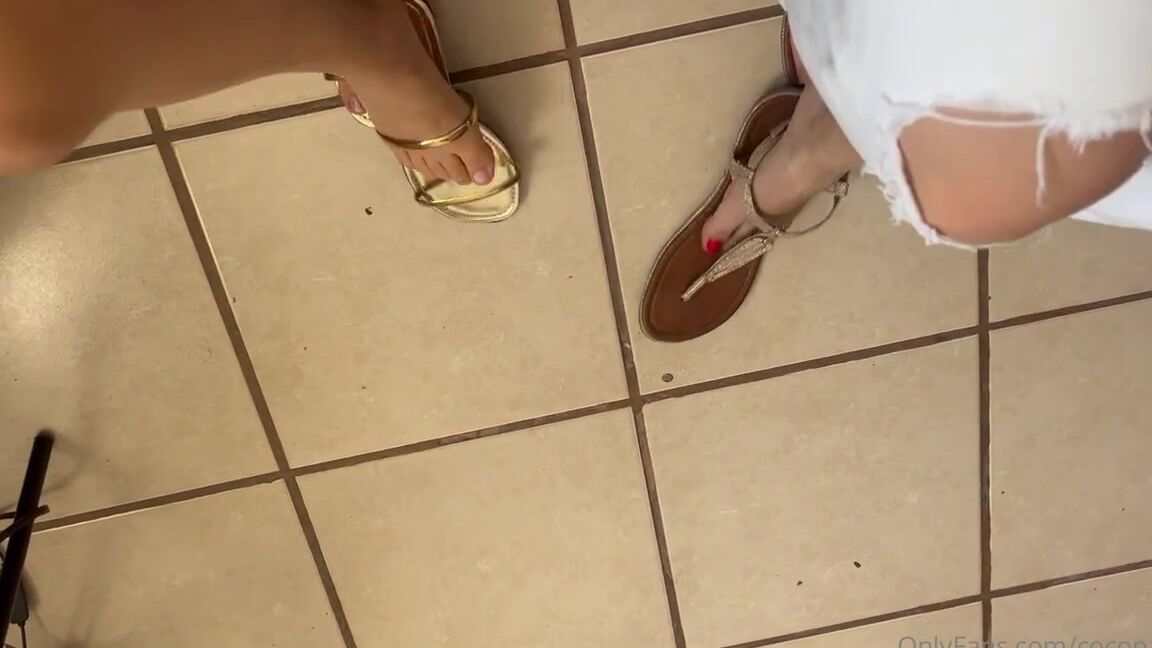 Maggiesita Aka Cocopafeet Onlyfans Quitndome Los Huaraches Con Mi Amiga
