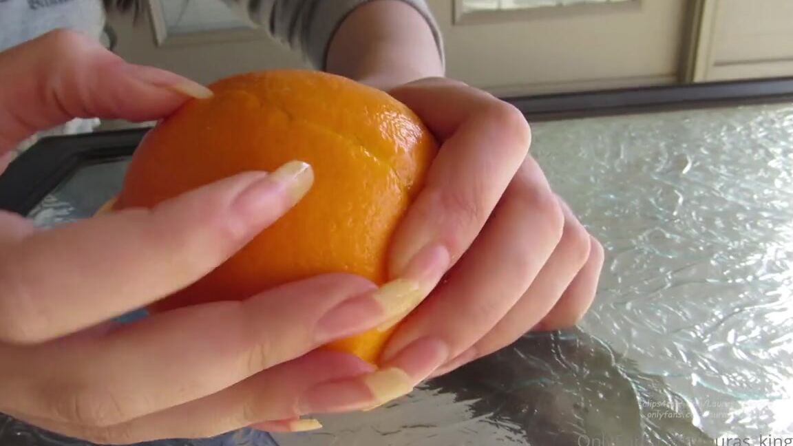 Lalalaura Nicknamed Lauras Kingdom 11 02 2023 Onlyfans Video Knicoles Big Orange Claw