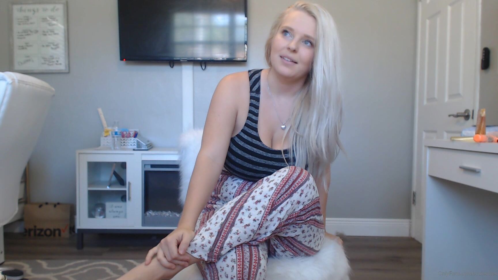 Rosiesoles Story Time Booty Jiggle