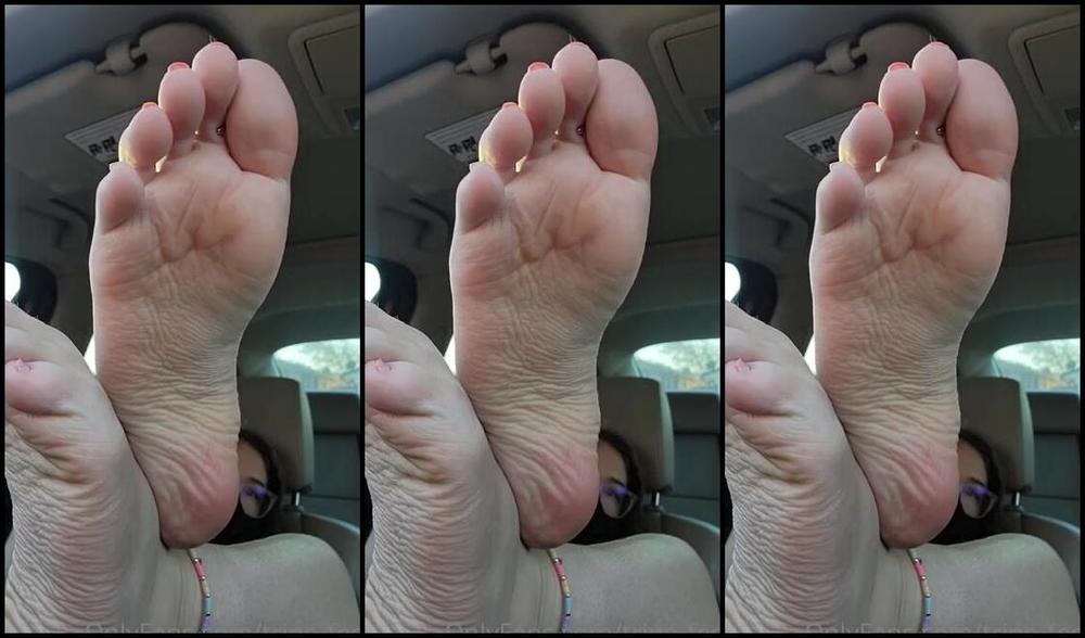 Mistress Trina Nicknamed Trins Feet 01 11 2023 Onlyfans Video All Up On The Steering Wheel For You To Admire Me