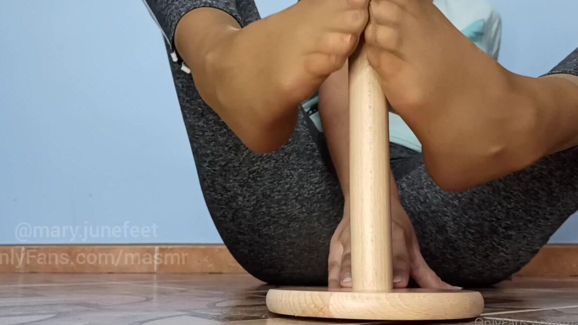 Masmr August Fj Simulation With Nylons And Barefeet I Start With Nylon Sheer Nude Socks