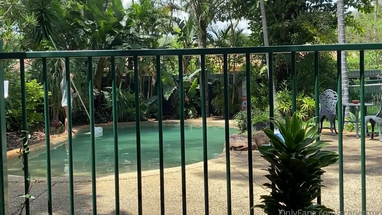 Scarlettmorgan Home Owner Life I M Trying To Get This Pool Sorted For Christmas Day It S So Hot In