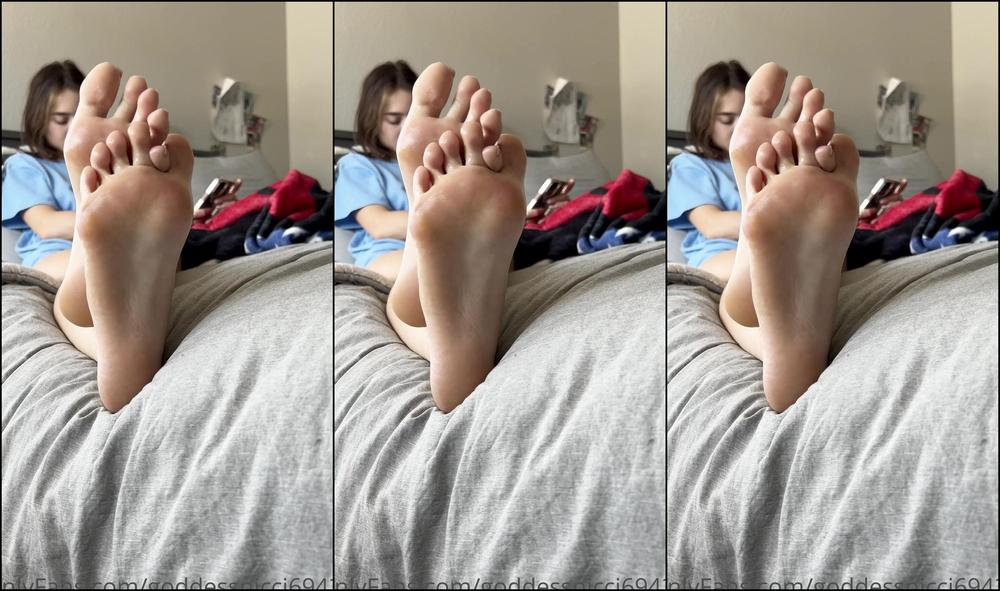 Goddessnicci I Fucking Hate Being Tickled What Would You Do If You Had The Opportunity To Lube Up My F