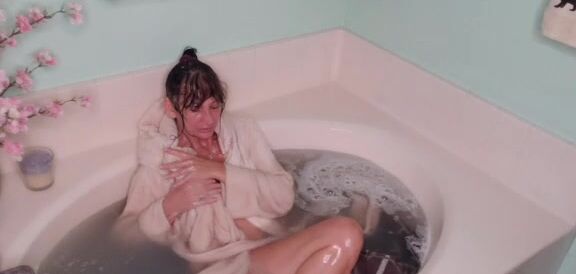 "Stormi Winters" milf, bathtub fetish, kink, towel fetish, wet & messy HUMAN LAUNDRY manyvids