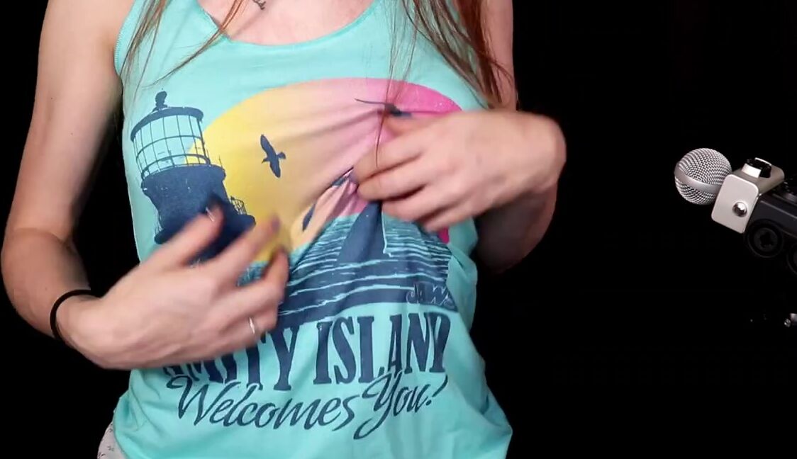 Megan Ginger Asmr Nicknamed Gingerasmr Onlyfans Jaws Shirt Scratching August 2019 1