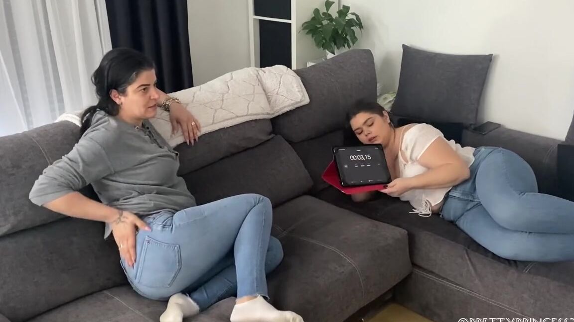 Prettyprincess220 03 15 2023 Onlyfans Video My Best Friend And I Time Our Farts