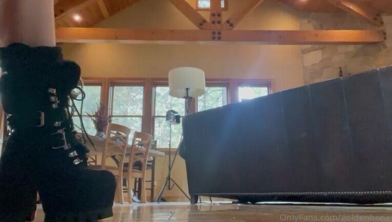 Goldenhoneydip 3133229491 12 26 2023 Merry Christmas I Feel Like This Outfit Gives Off Grinch Vibes Hehe Leave A Tip If