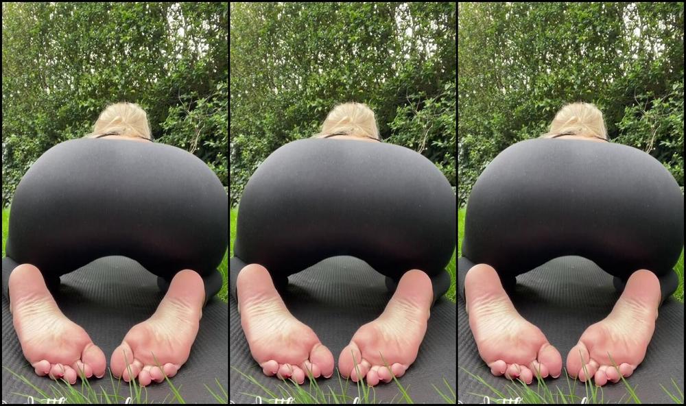 Littlemisssole Stretches In The Garden Was Actually Super Peaceful