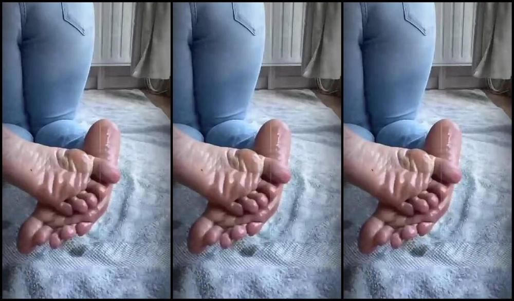 Deliciousdutchfeet Nicknamed Deliciousdutchfeet Onlyfans Follow My Sexy French Friend Laufrenchfeet She Is Dont Miss Out On Her Feet