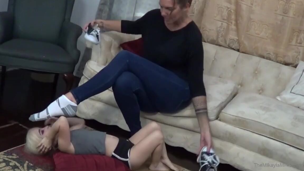 Themikaylamiles Onlyfans Tinytexie Gets Footsmothered By Mikaylamiles Big Stinky Shoes And Socks Little Texie Just Cannot K1Lp
