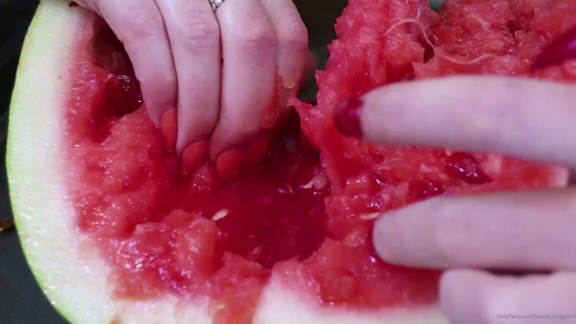 Lalalaura Nicknamed Lauras Kingdom 07 20 2020 Onlyfans Video Laura And Kim Vs