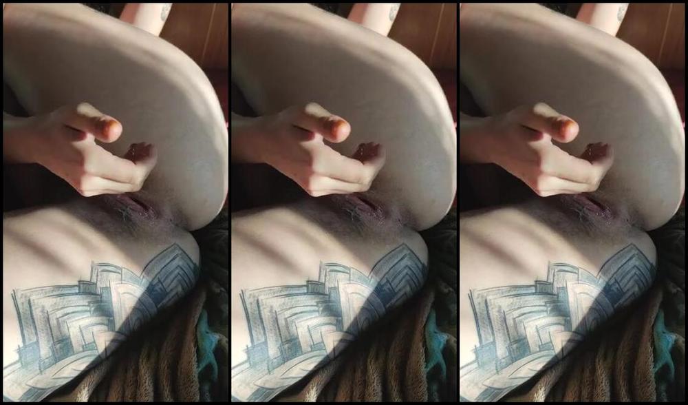 Freakyfjondaxxx Onlyfans Morning Sexmy Lover Filled My Pussy And I Put It On My Feet And Licked It Off Rate This Mov 7