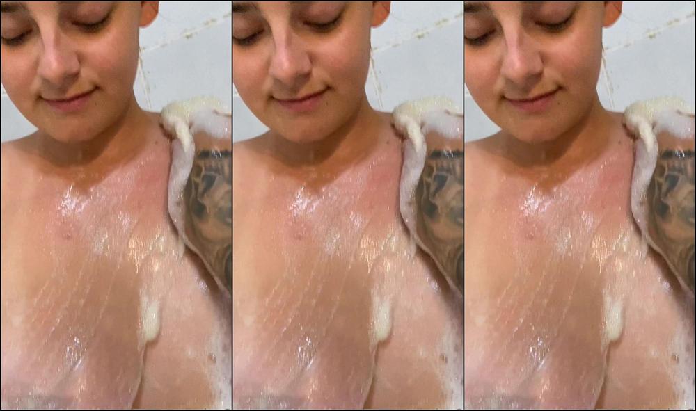 "Tiffanybabe01" ass, fingering, boy boy girl, orgasms, bathroom He Makes Me Cum In The Bath manyvids