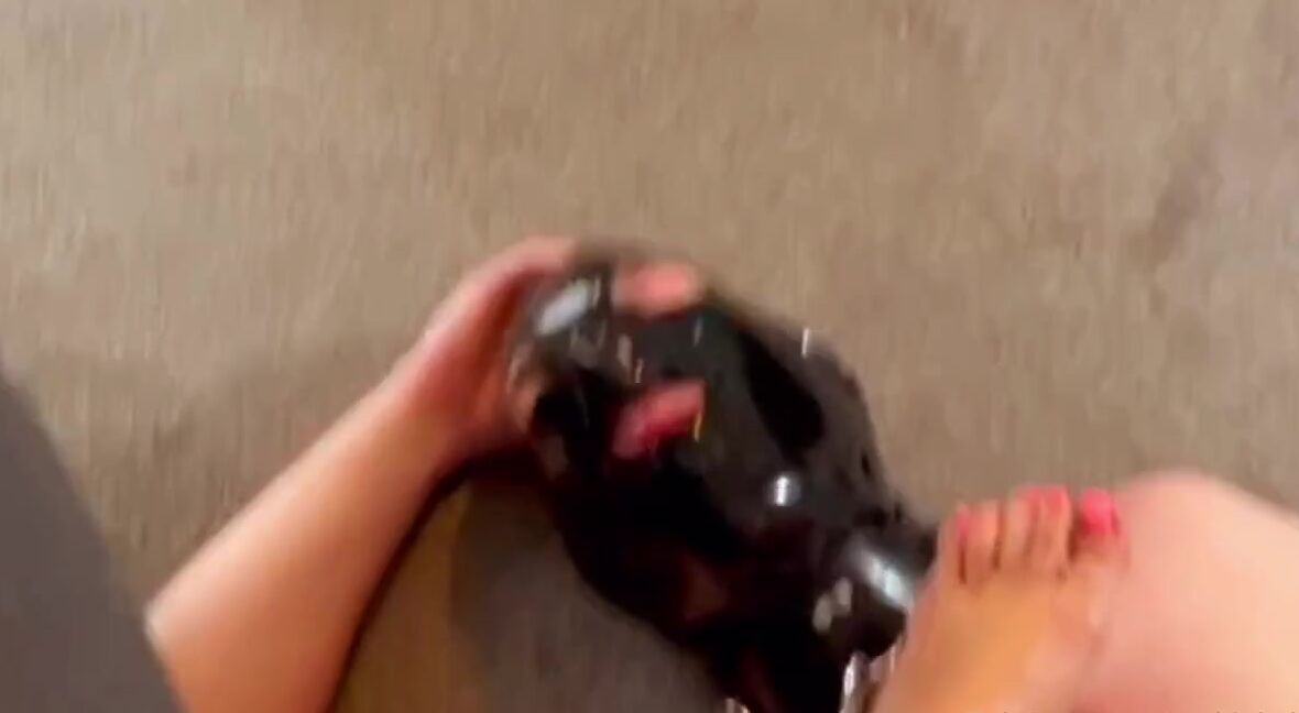 Mskinkykane Onlyfans Video After A Long Day In Heels In Residence At The Dungeon I Like To Come Home