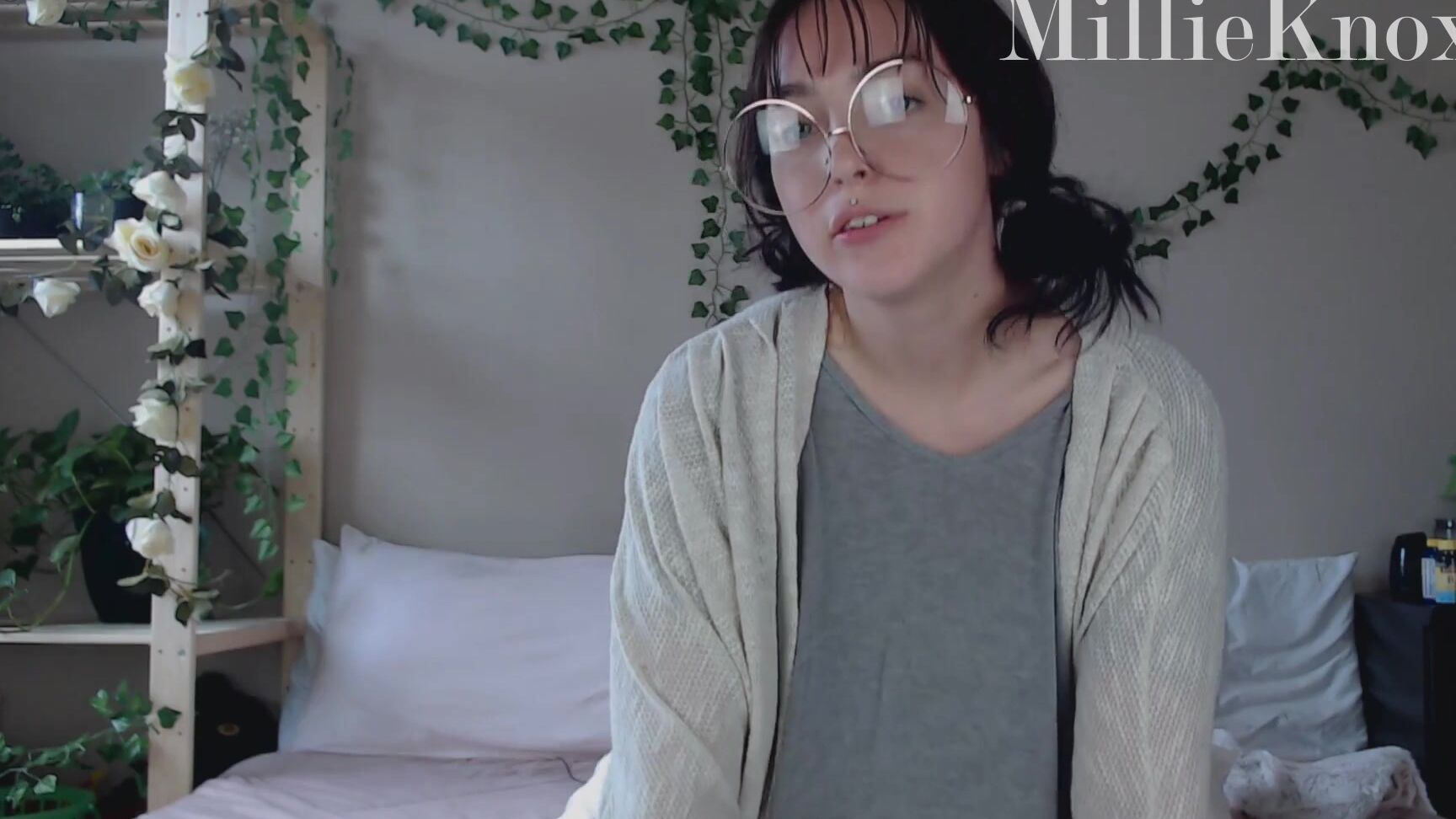 Butt Plug,Cumshots,Eye Contact,Taboo,Virtual Sex milliemillz teaching little brother how to fuck ManyVids