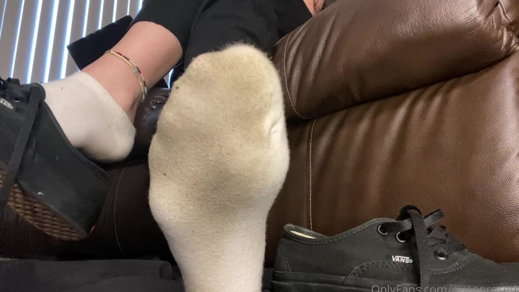 Queenrosethorn Stinky Shoe And Sock Removal