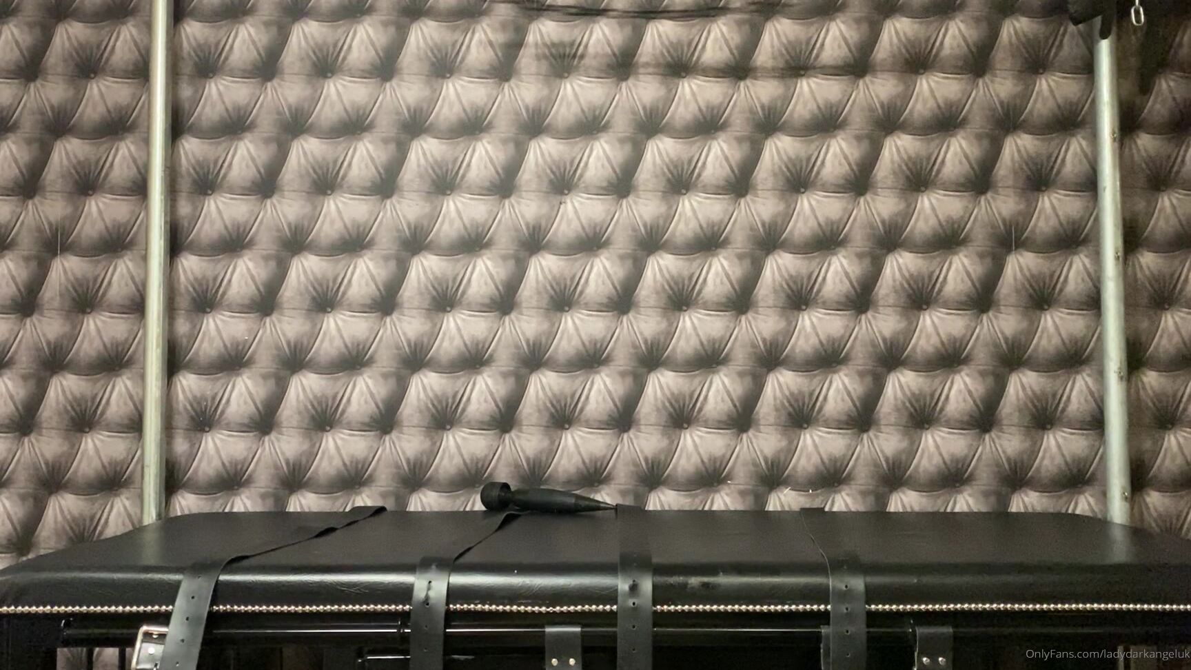 Lady Dark Angel Good Morning Fans Just Getting Ready In My Skin Tight Shiny Leggings