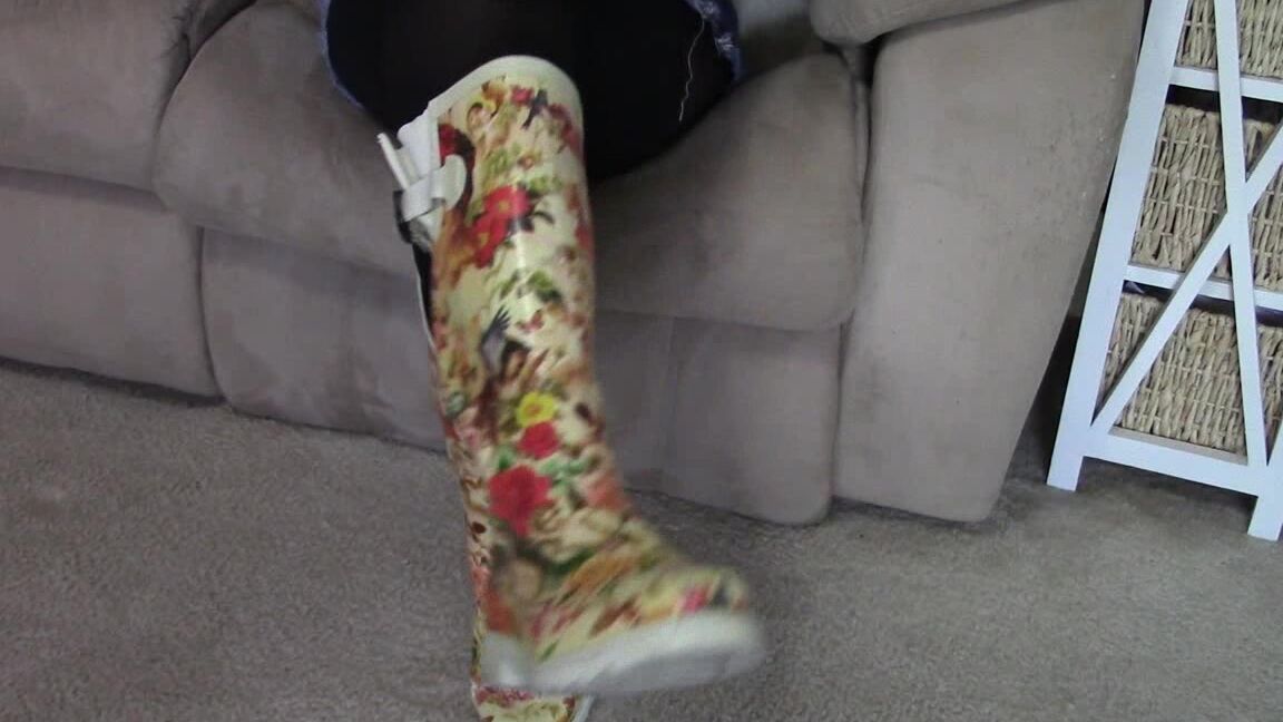 Buddahsplayground Doll Face Rain Boots Bounce And Crossed