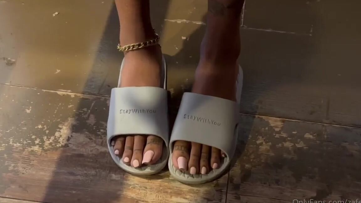 Zafeetllc Onlyfans Out On A Date Foot Seducing Dallasfootmodelsent
