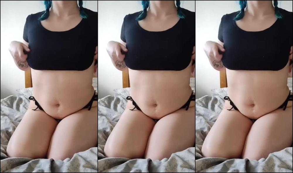 Fxckava Oiling My Titties Playing With My Pretty Pussy