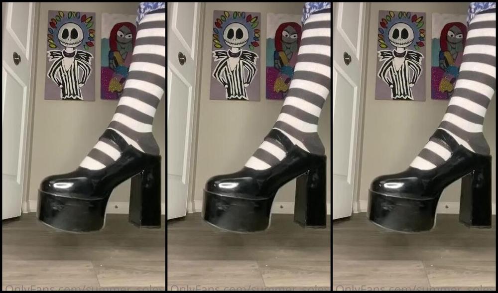 Summer Solesis Nicknamed Summer Solesis Onlyfans I M So Excited For Spooky Season