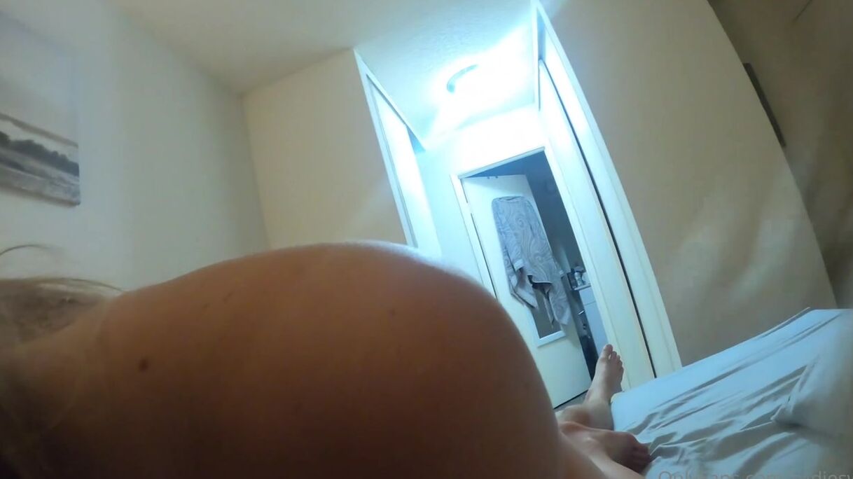 sadieswoon-19-10-2020-1100997729-had-some-fun-today-leading-up-to-my-first-live-stream-in-5-more-days-don-t-forget-t